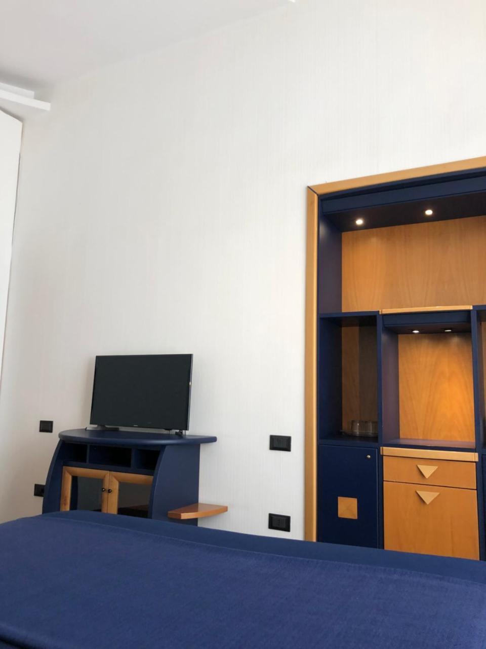 Smln Rooms & Suites Naples Luaran gambar